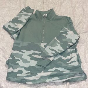 VS PINK Varsity Half Zip Green Camo Colorblock sweatshirt